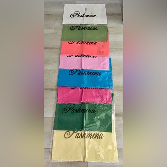 PASHMINA, “FUCHSIA” Women’s Large Scarf Shawl Wrap - Brand New - Picture 4 of 4